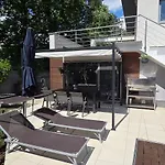 Dom Na Cervenej Vezi Nyaraló *