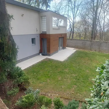 Dom Na Cervenej Vezi *