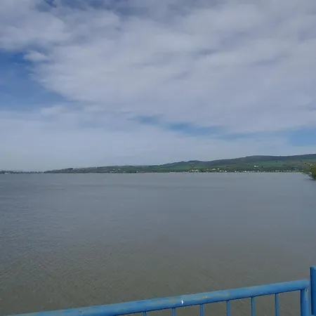 Dom Na Cervenej Vezi Banka