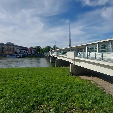 Dom Na Cervenej Vezi *